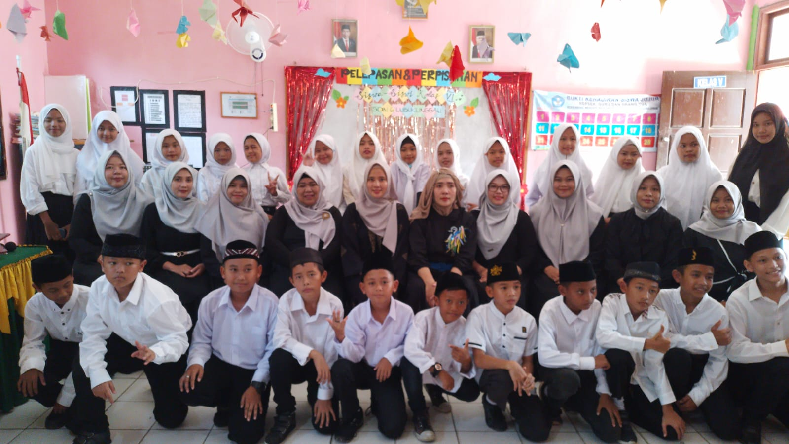 siswa siswi SD N 6 LLG